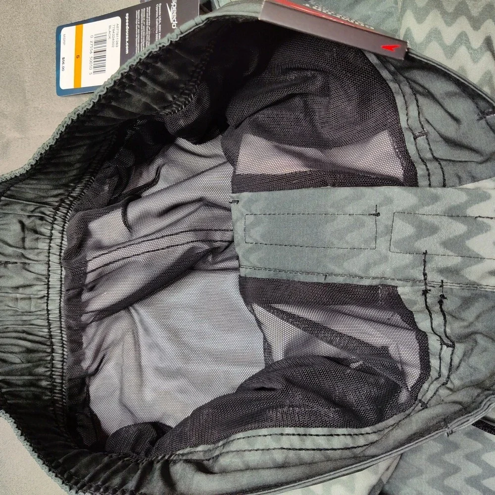 SPEEDO Men Small Bondi Boardshorts Black Comfort Stretch Swim Trunks‎ NEW